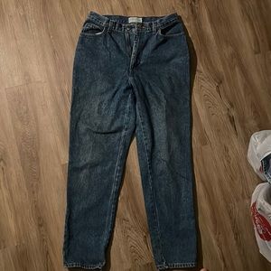 The Original Arizona Jean company jeans in a beautiful shade of blue! Size 11